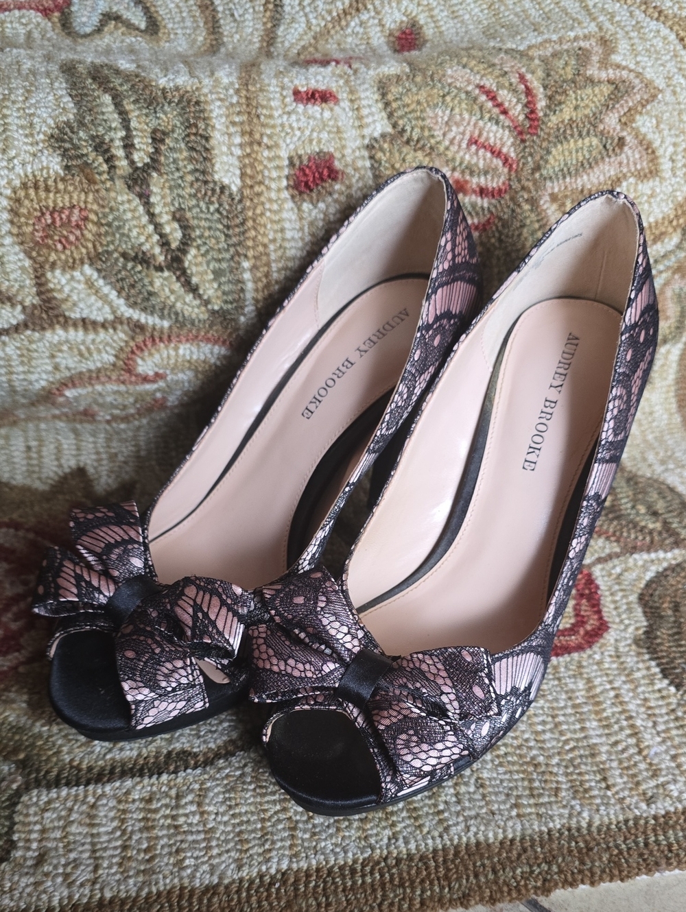 Audrey Brooke Pink and Black Lace Peep-Toe Heels with Bow Size 10